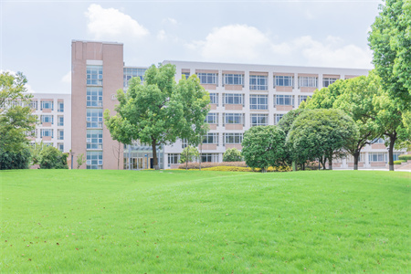 升学新选择！这4所黑马高校从“更名”到“保研”最快仅2个月，高中生报考别错过