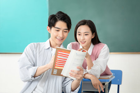 低分艺术生择校难？本科里的专科VS艺术类高职，优劣势对比+选择指南